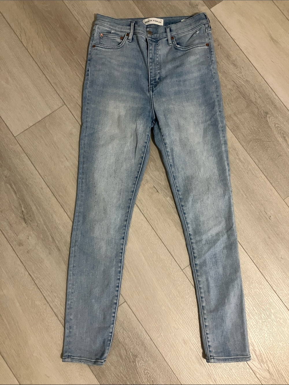 Denim Forum , women’s 29 , the Lola High rise skinny . 30 length